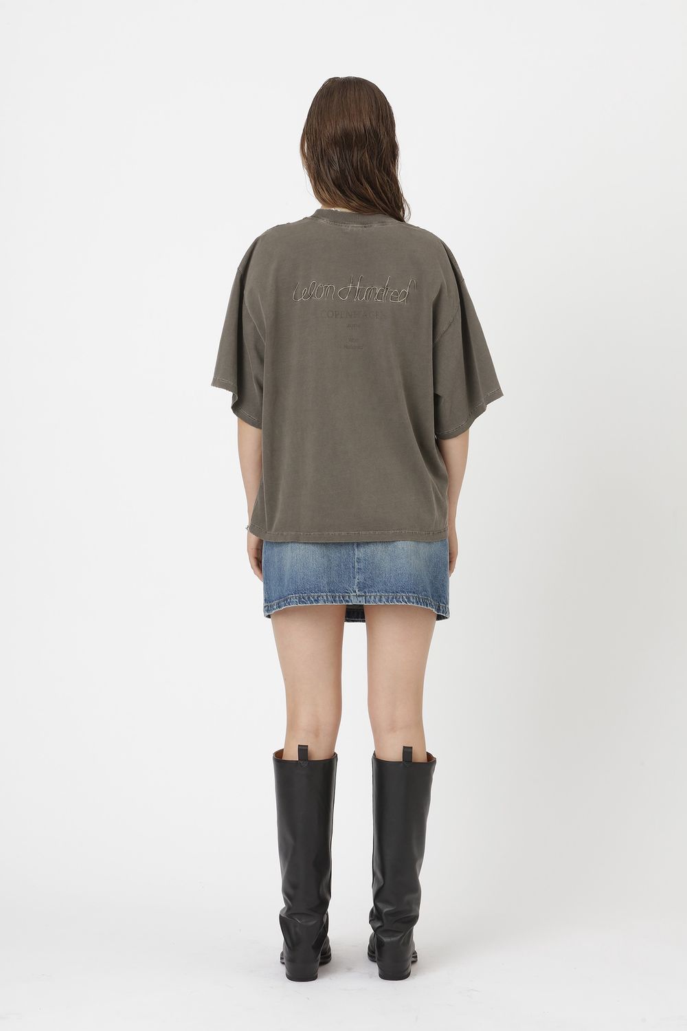 Won Hundred Staff Boxy Tee Steel Grijs