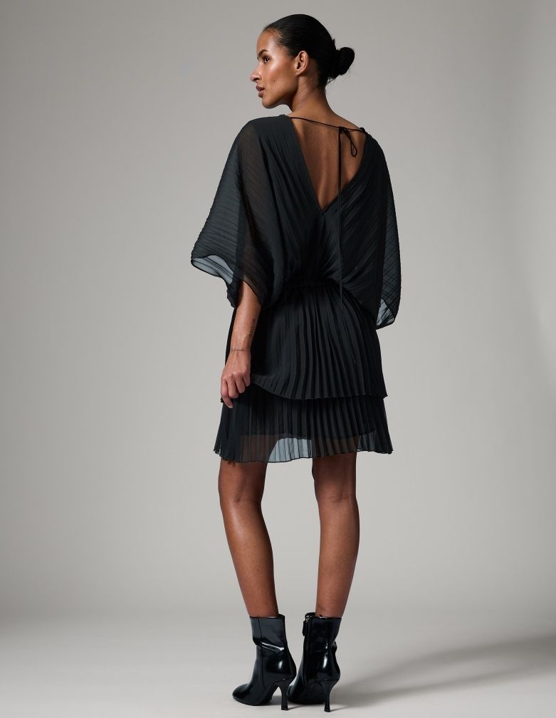 Young Chiffon Plisse Korte Jurk Zwart