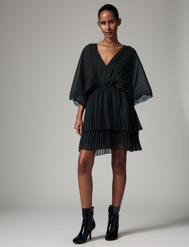 Young Chiffon Plisse Korte Jurk Zwart