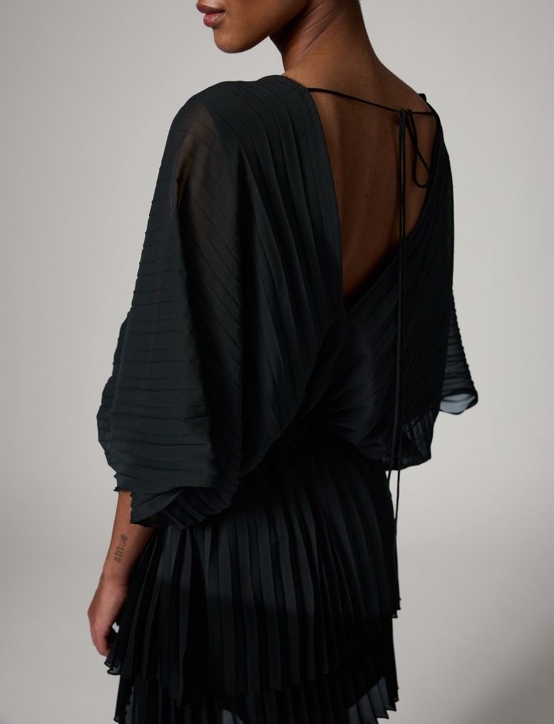 Young Chiffon Plisse Korte Jurk Zwart