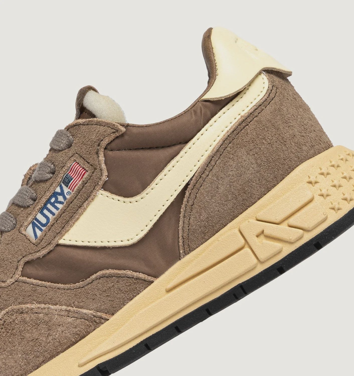 Autry Reelwind Laag Ecru Suede Geel Dames UT43
