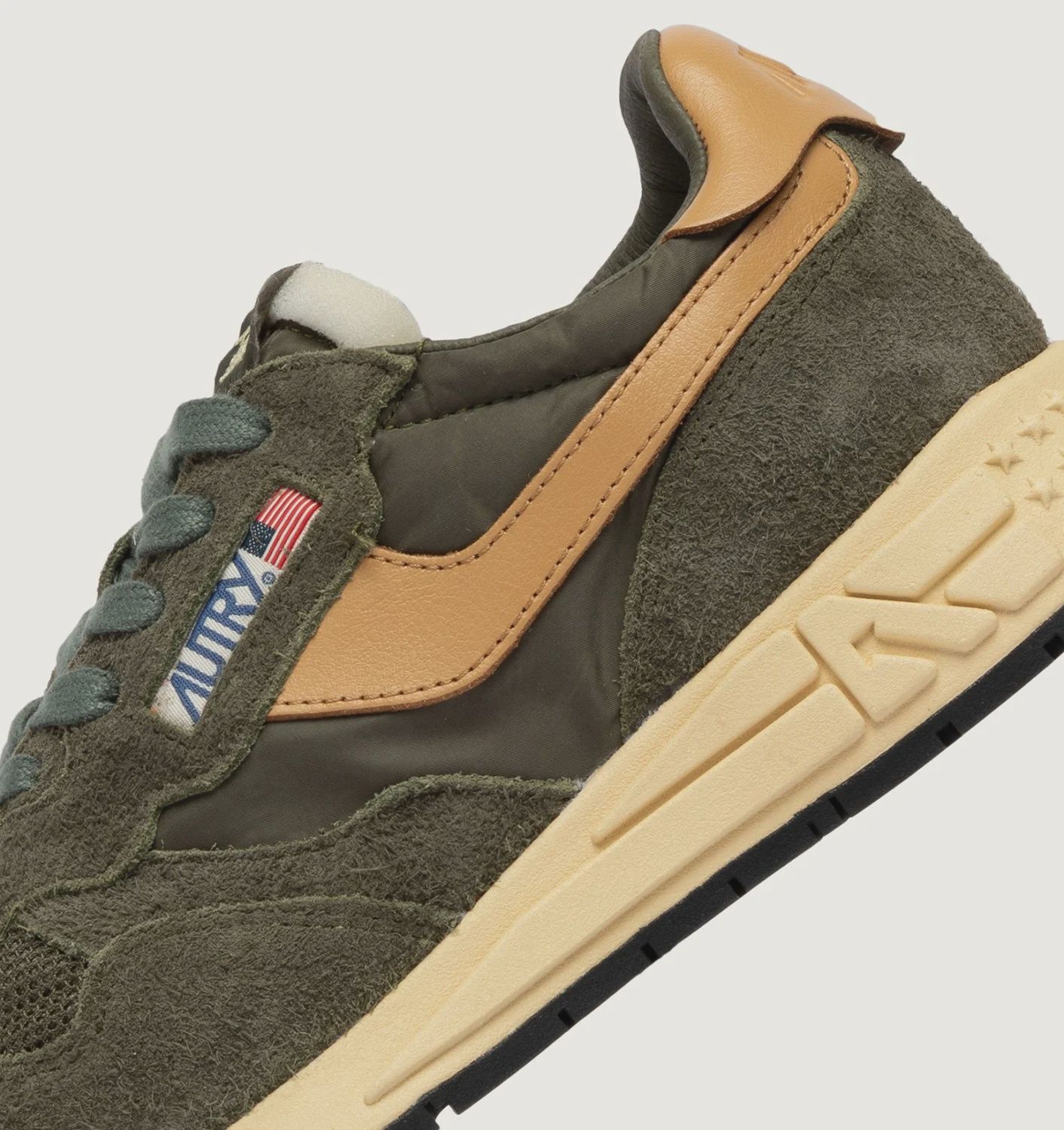 Autry Reelwind Laag Khaki Groen Suede Heren UT44
