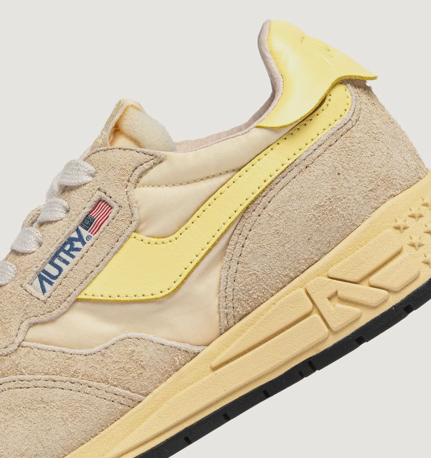 Autry Reelwind Laag Ecru Suede Geel Dames UT33