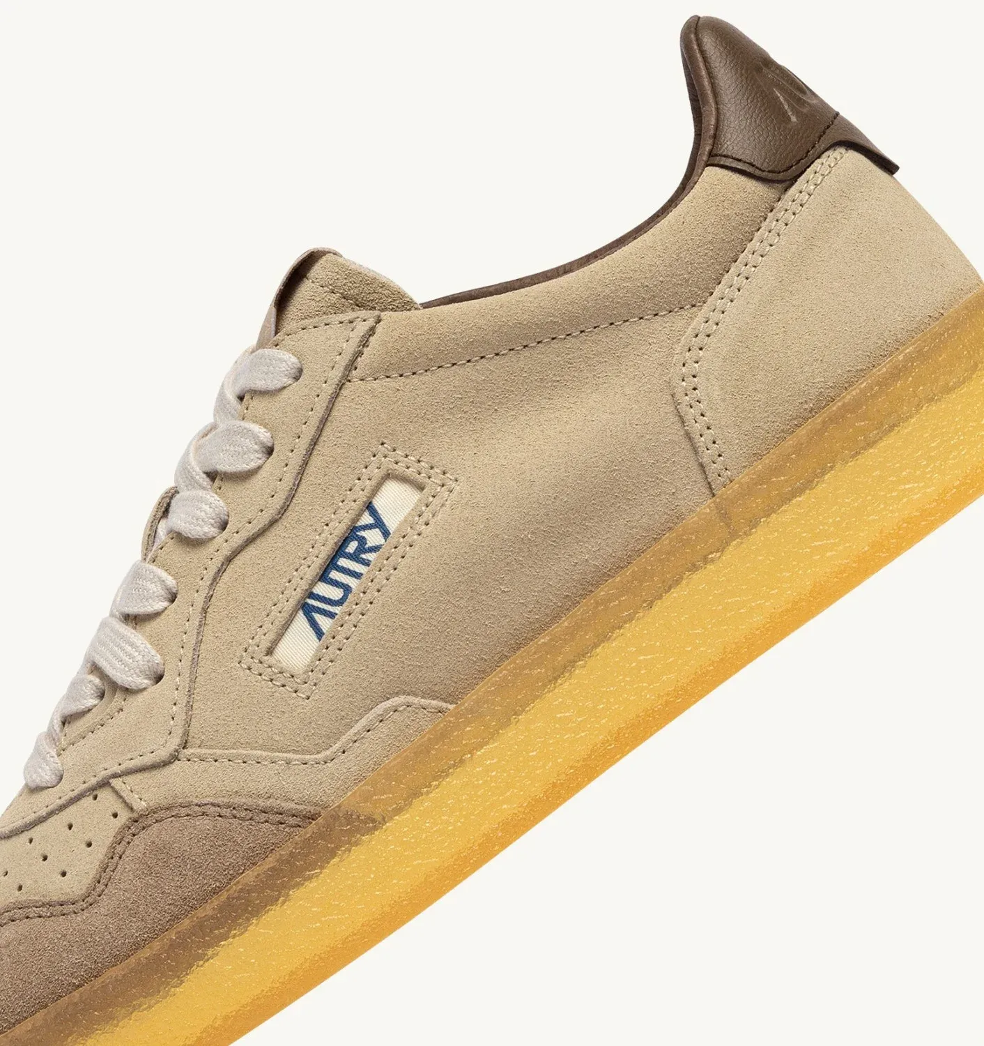 Autry Medalist Biscotti Kangarroe Bruin Suede HQ01