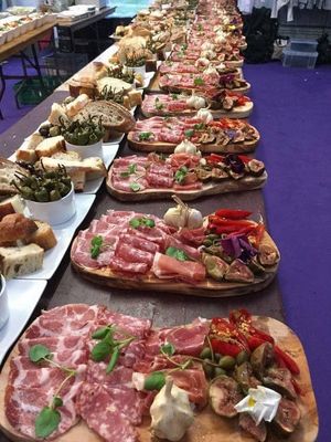 Fersk oppskjært spekemat