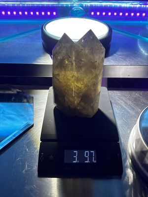 Citrine quartz point