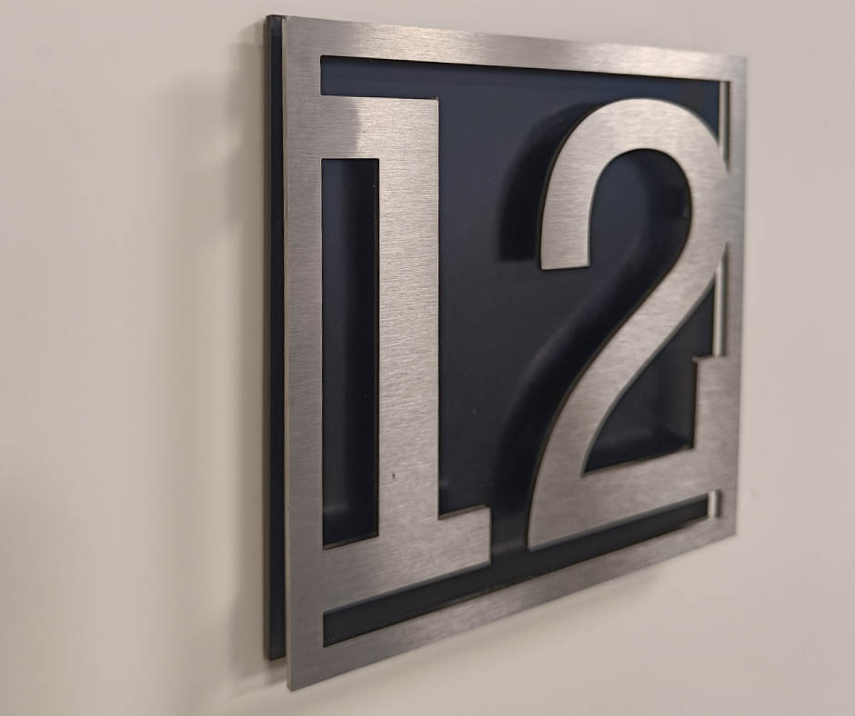 Huisnummer zwart 07