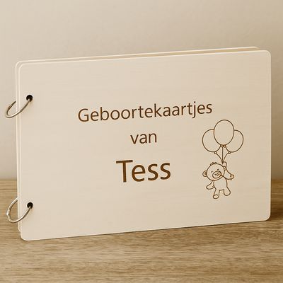 Houten Bewaarboek voor Geboortekaartjes