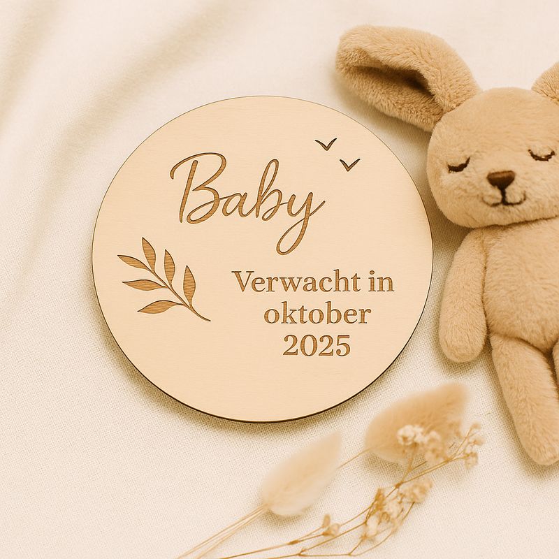 Houten zwangerschapsaankondiging – Verwachting oktober 2025 Houten zwangerschapsaankondiging – Verwachting oktober 2025