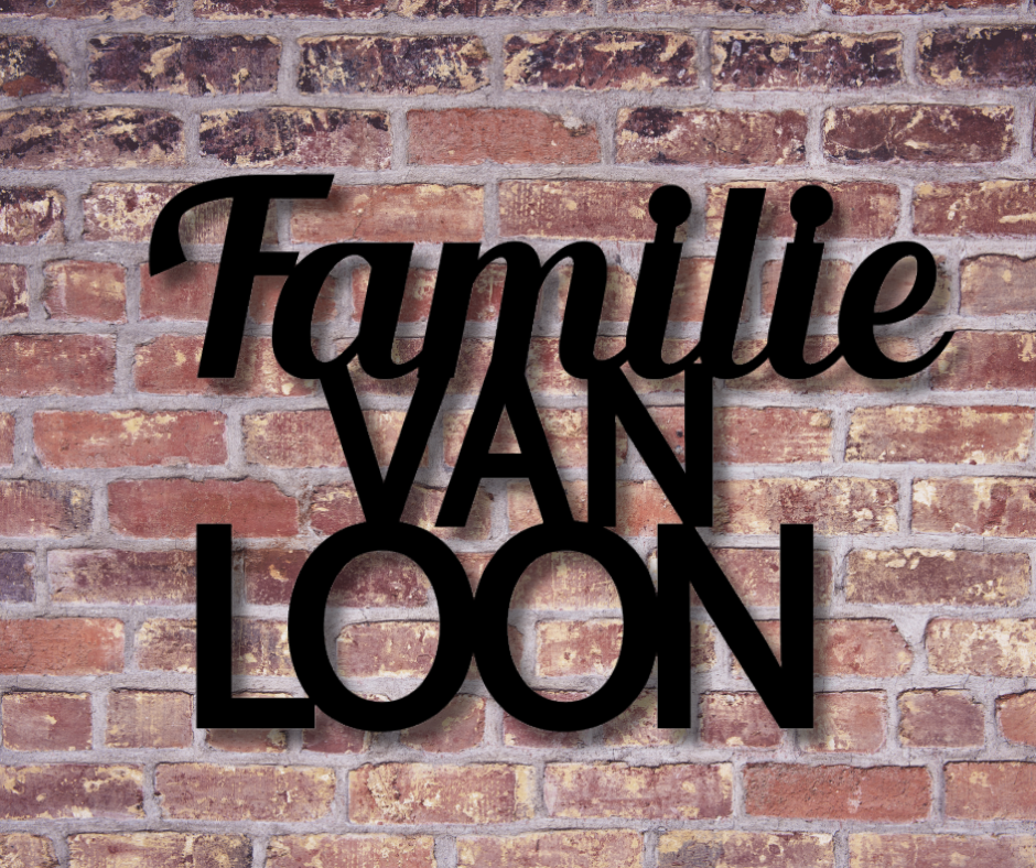 Zwart naambord met familienaam, stijlvol RVS naambord