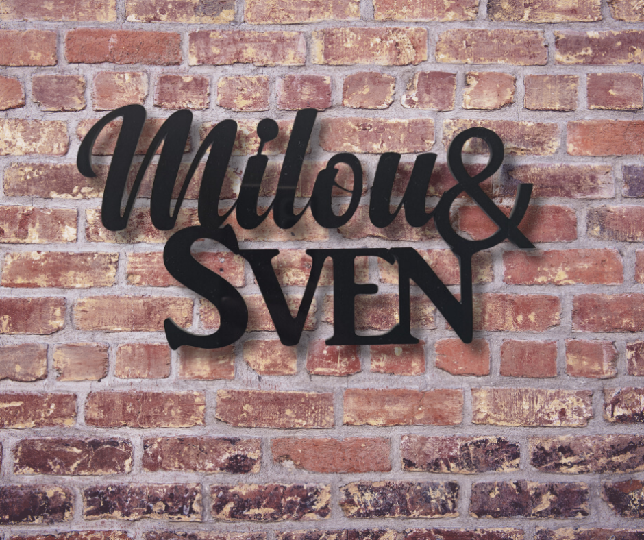 Zwart kunststof naambord met voornamen,  persoonlijk en stijlvol ontwerp