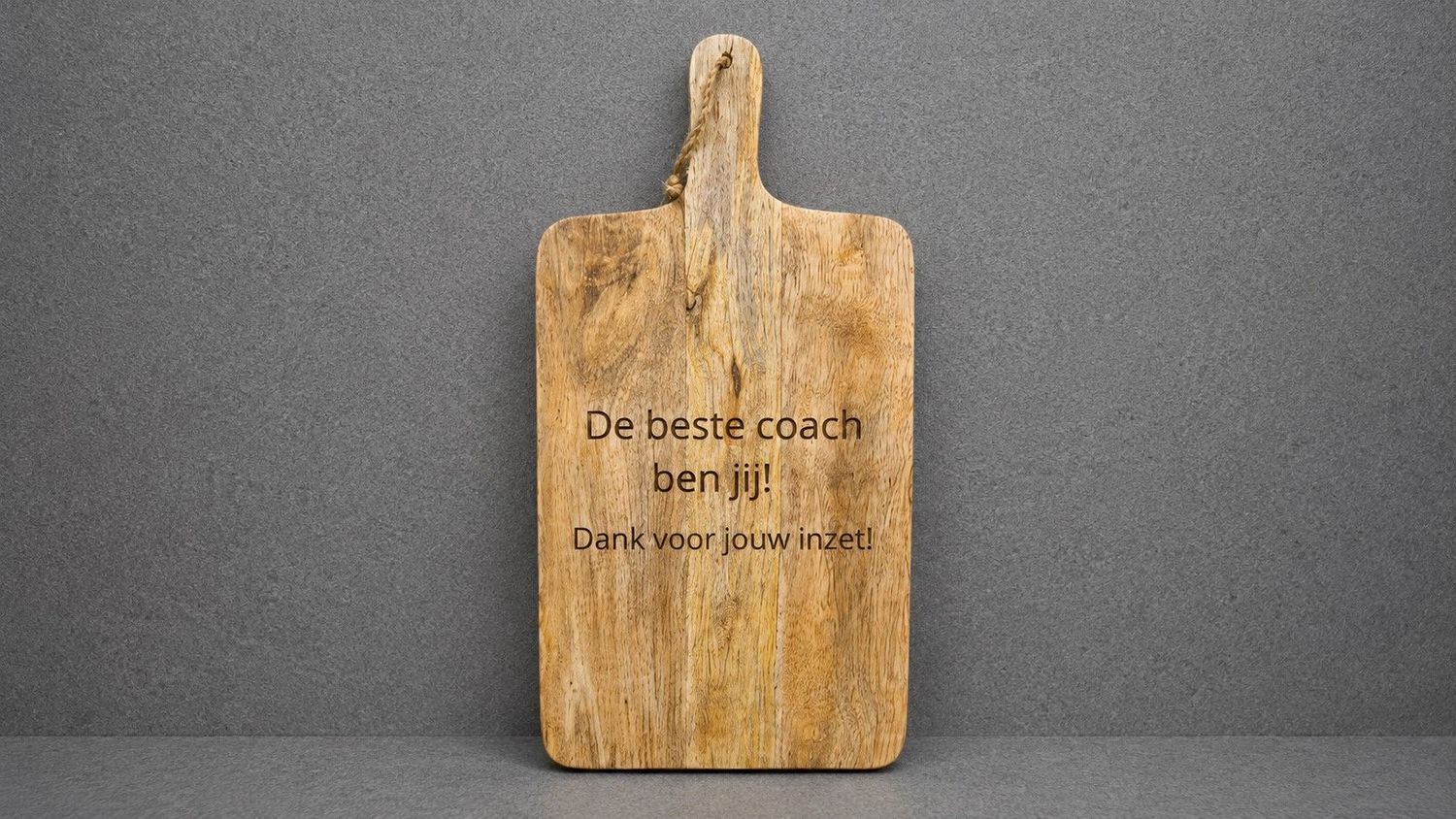Houten borrelplank voor coach met gegraveerde bedanktekst