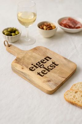 Borrelplank met eigen tekst – Houten borrelplank met eigen tekst