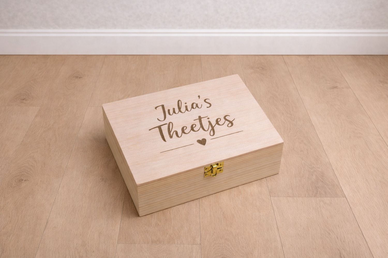 Houten theedoos met naam Houten theedoos met naam als gepersonaliseerd cadeau voor theeliefhebber