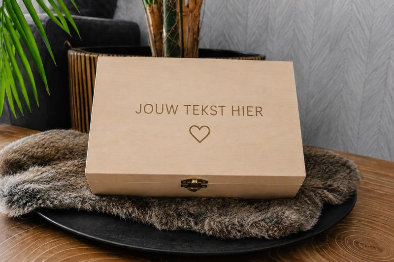 Houten theedoos met eigen tekst en persoonlijke gravering