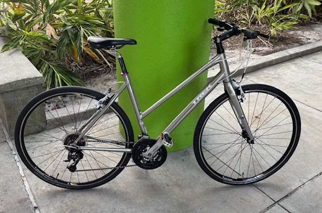 Trek 7.4 (20&quot;)