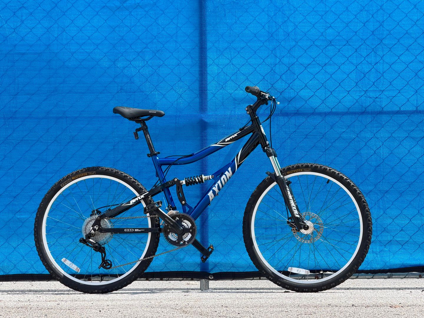 AMX Axion (17")