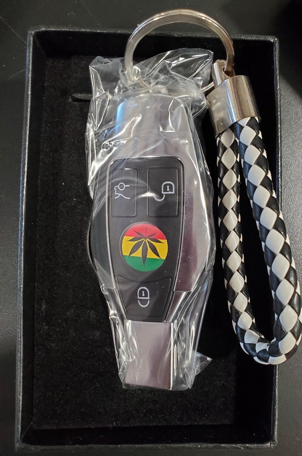 METAL PIPE KEYCHAIN