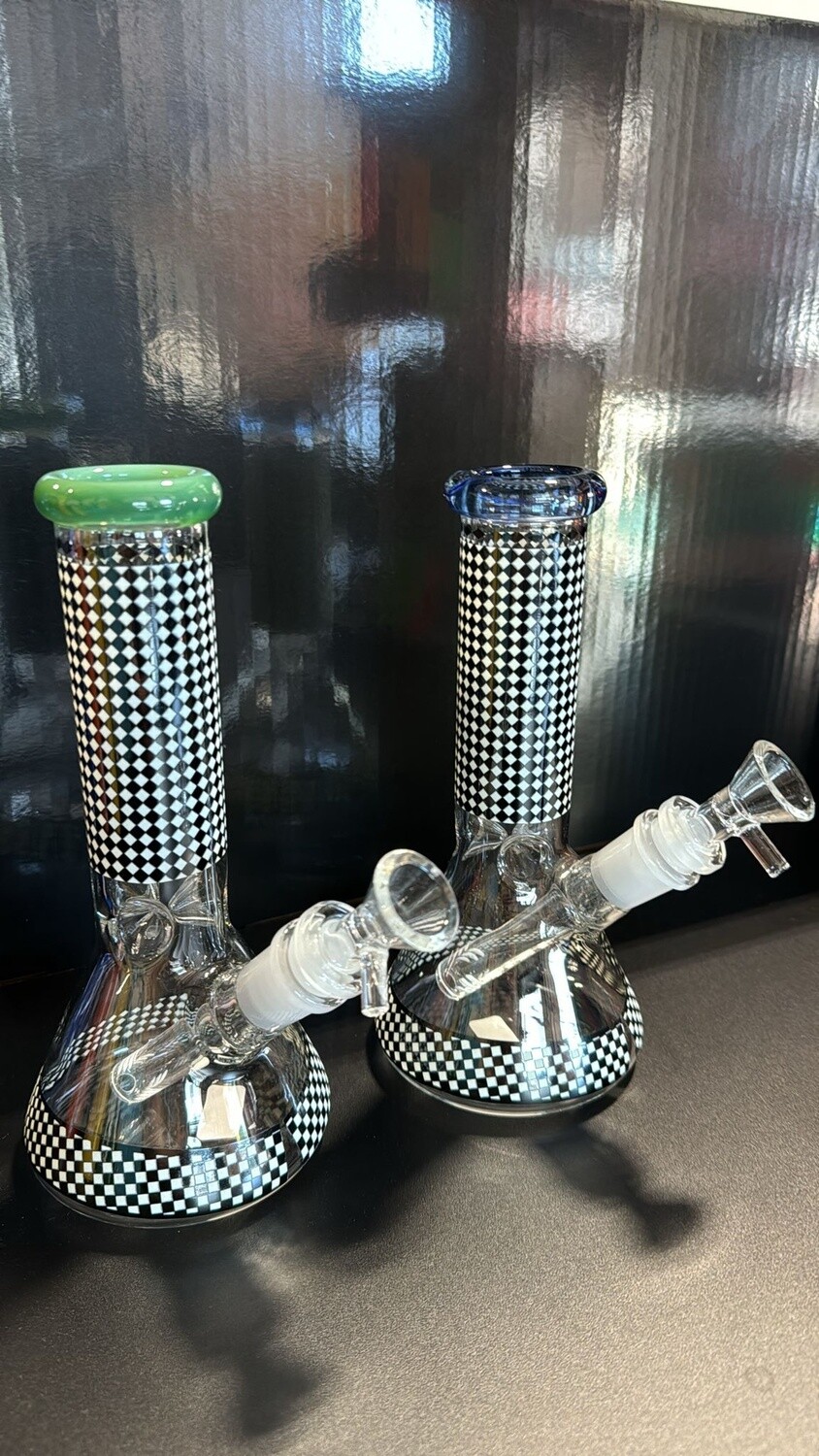 WATER PIPE 8" BEAKER BASE GLOW IN THE DARK  MIX COLOR