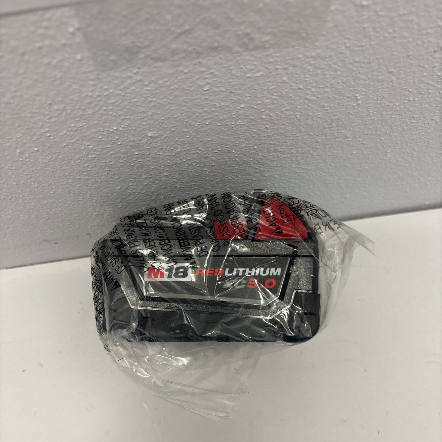 Milwaukee M18 18-Volt 5.0 Ah Lithium-Ion XC Extended Capacity Battery Pack 48-11-1850 .