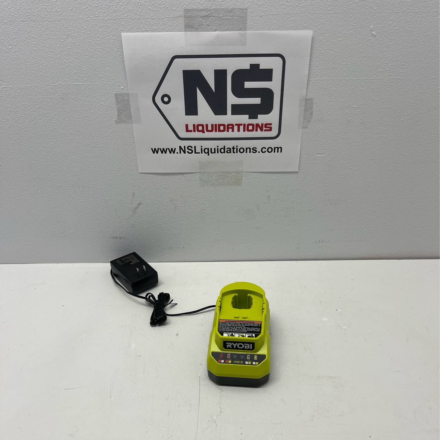 Ryobi ONE+ 18V Lithium-Ion Charger PCG002 . .