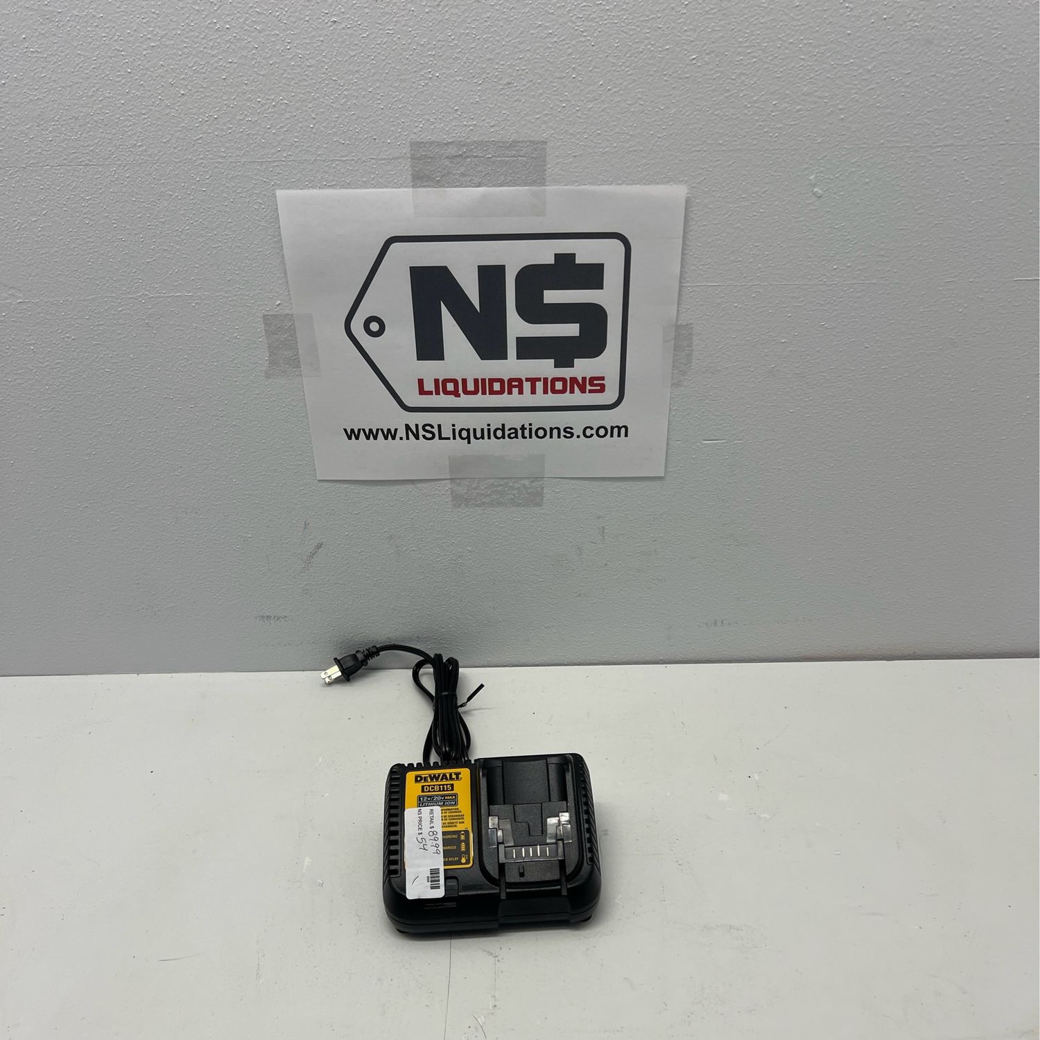 Dewalt 12V to 20V Lithium-Ion Battery Charger DCB115