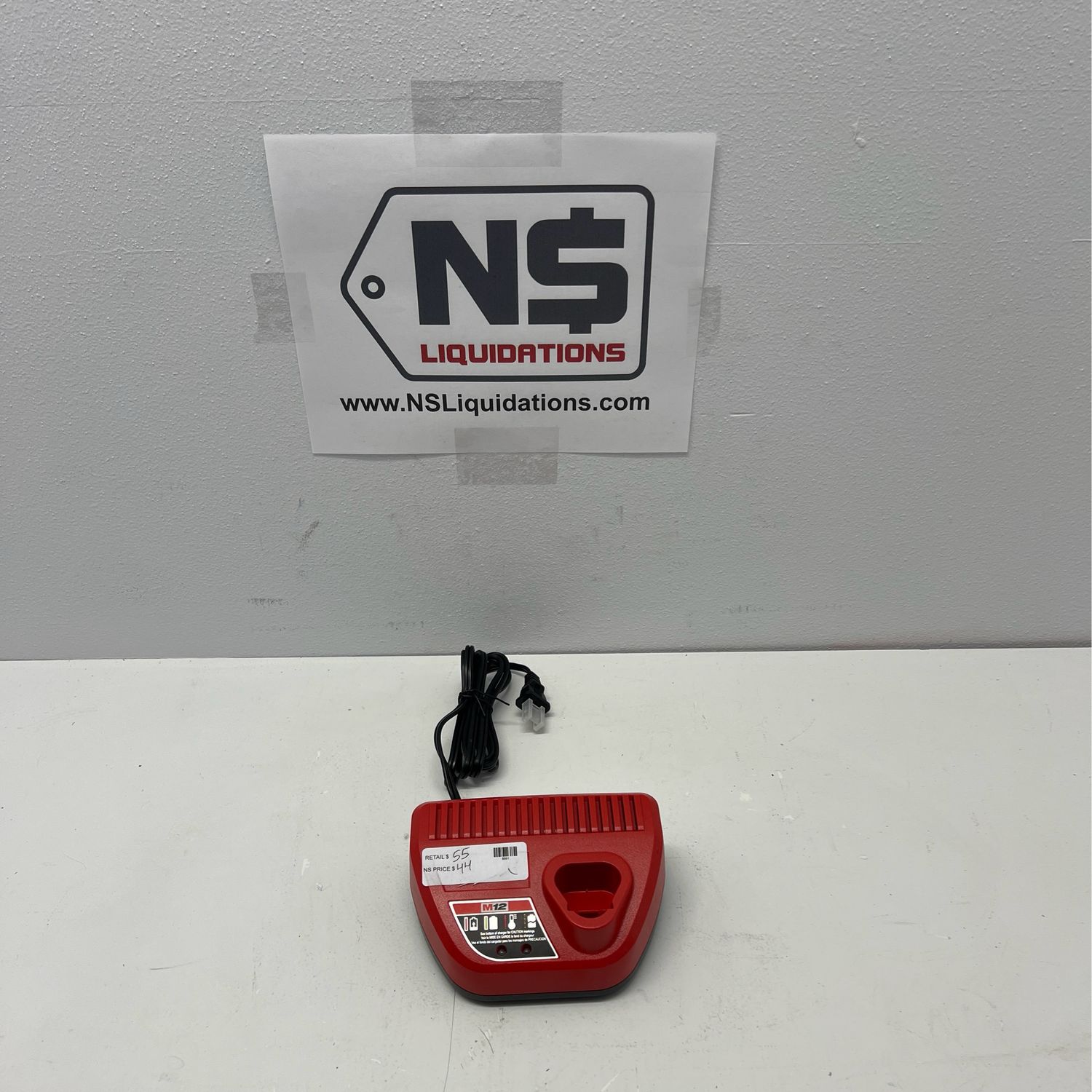 Milwaukee M12 12-Volt Lithium-Ion Battery Charger 48-59-2401