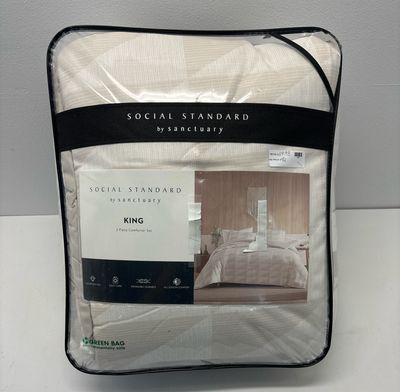 Social Standard King Size 3 Piece Comforter Set-White/Tan