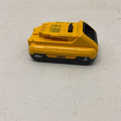 Dewalt 20V MAX Compact Lithium-Ion 3.0Ah Battery Pack DCB230.