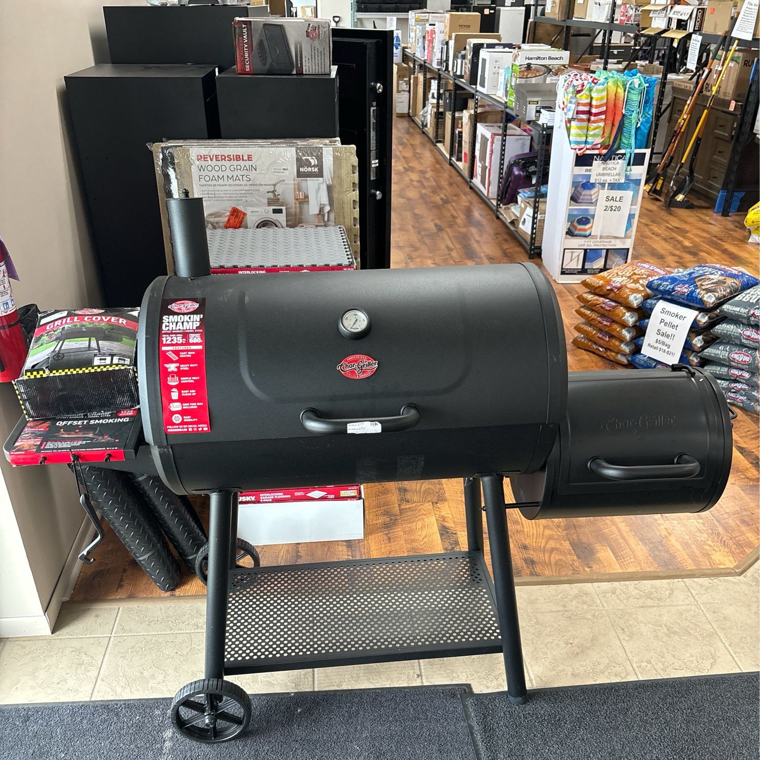 Char-Griller Smokin&#39; Champ Charcoal Grill Offset Smoker in Black 1733