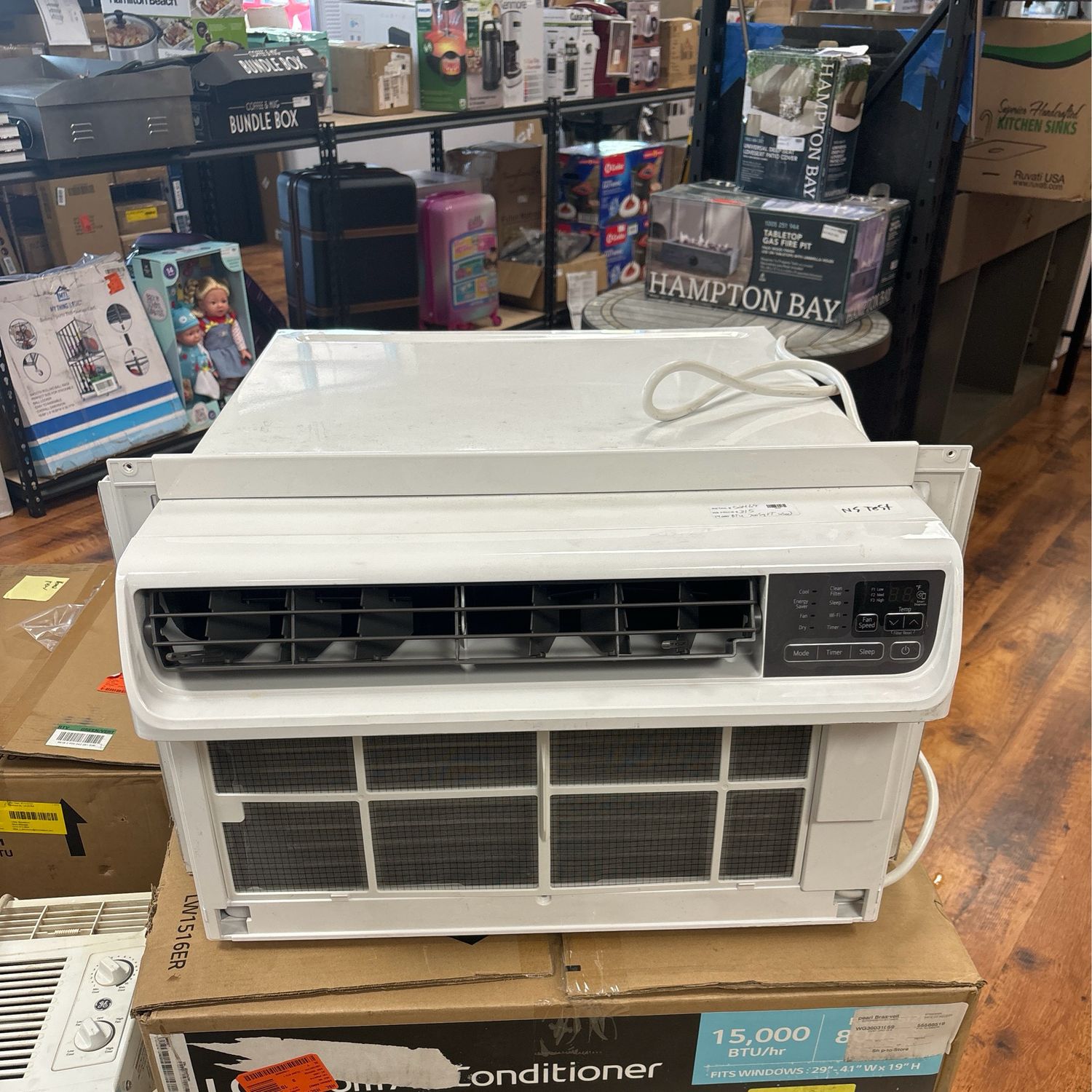 14,000 BTU 115V Window Air Conditioner Cools 700 sq. ft. with Dual inverter, Remote and Wi-Fi in White LWS1522IVSM USED