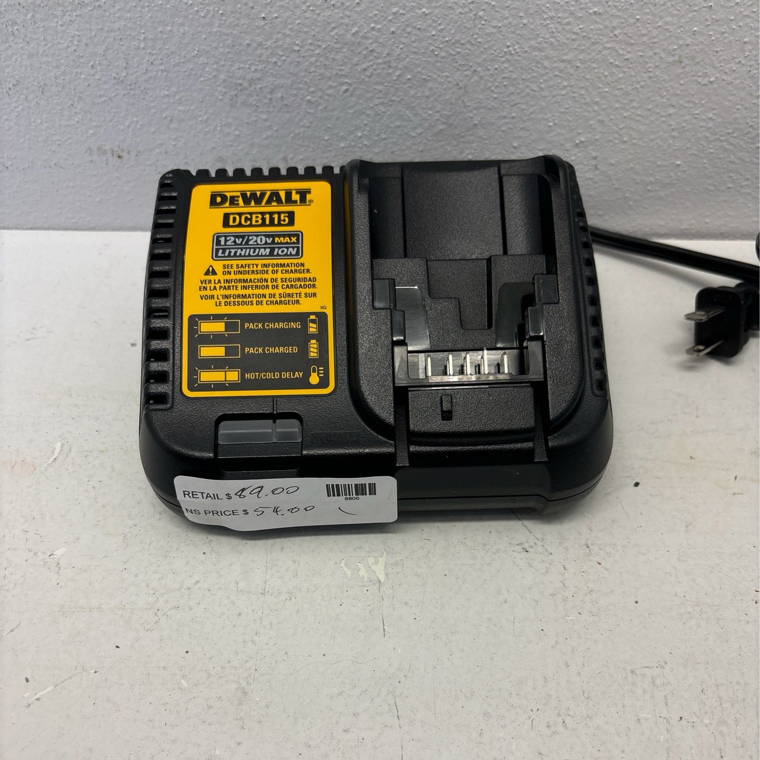 Dewalt 12V to 20V Lithium-Ion Battery Charger DCB115.