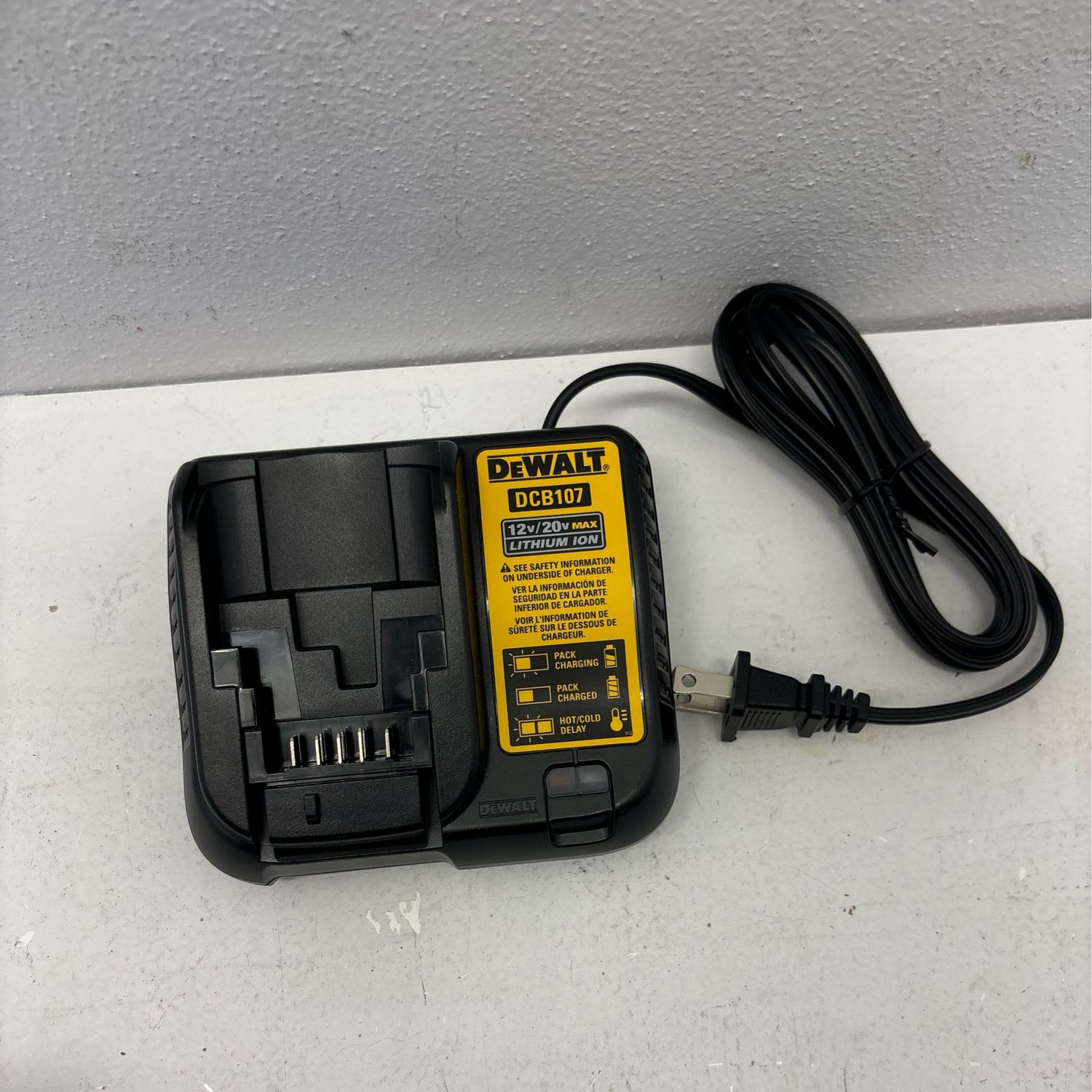 Dewalt 12V to 20V MAX Charger DCB107