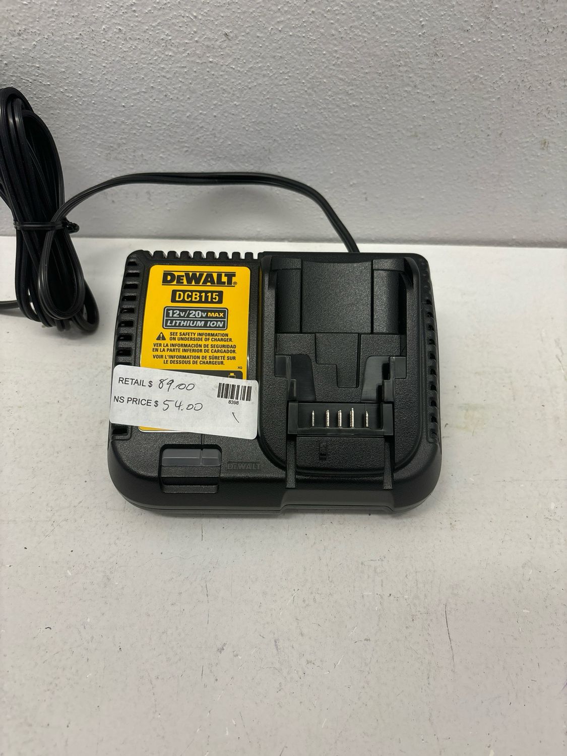 Dewalt 12V to 20V Lithium-Ion Battery Charger DCB115...