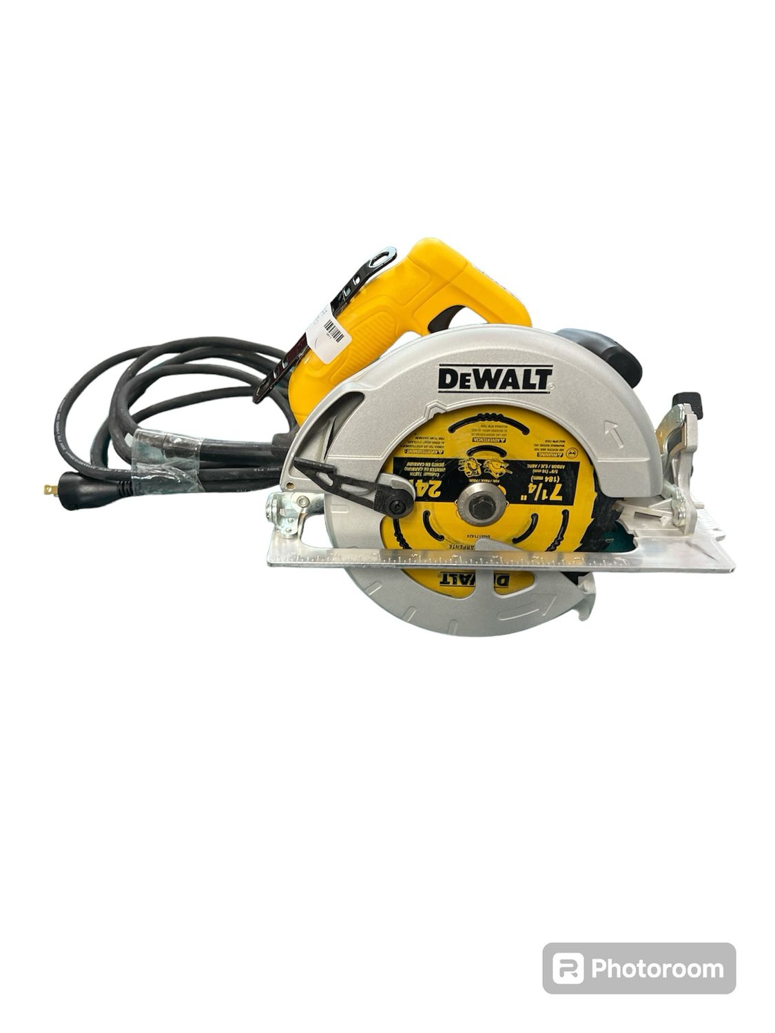 Dewalt 15 Amp Corded 7-1/4 in. Lightweight Circular Saw DWE575