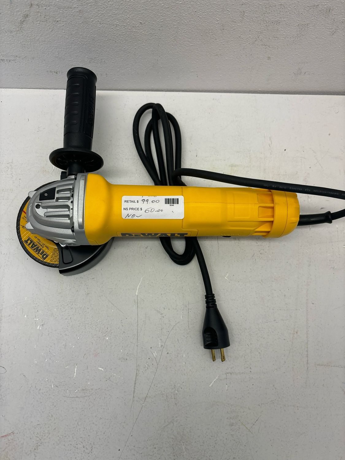 Dewalt 11 Amp Corded 4.5 in. Small Angle Grinder DWE402W.