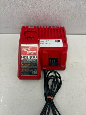 Milwaukee M12 and M18 12-Volt/18-Volt Lithium-Ion Multi-Voltage Battery Charger 48-59-1812 ..