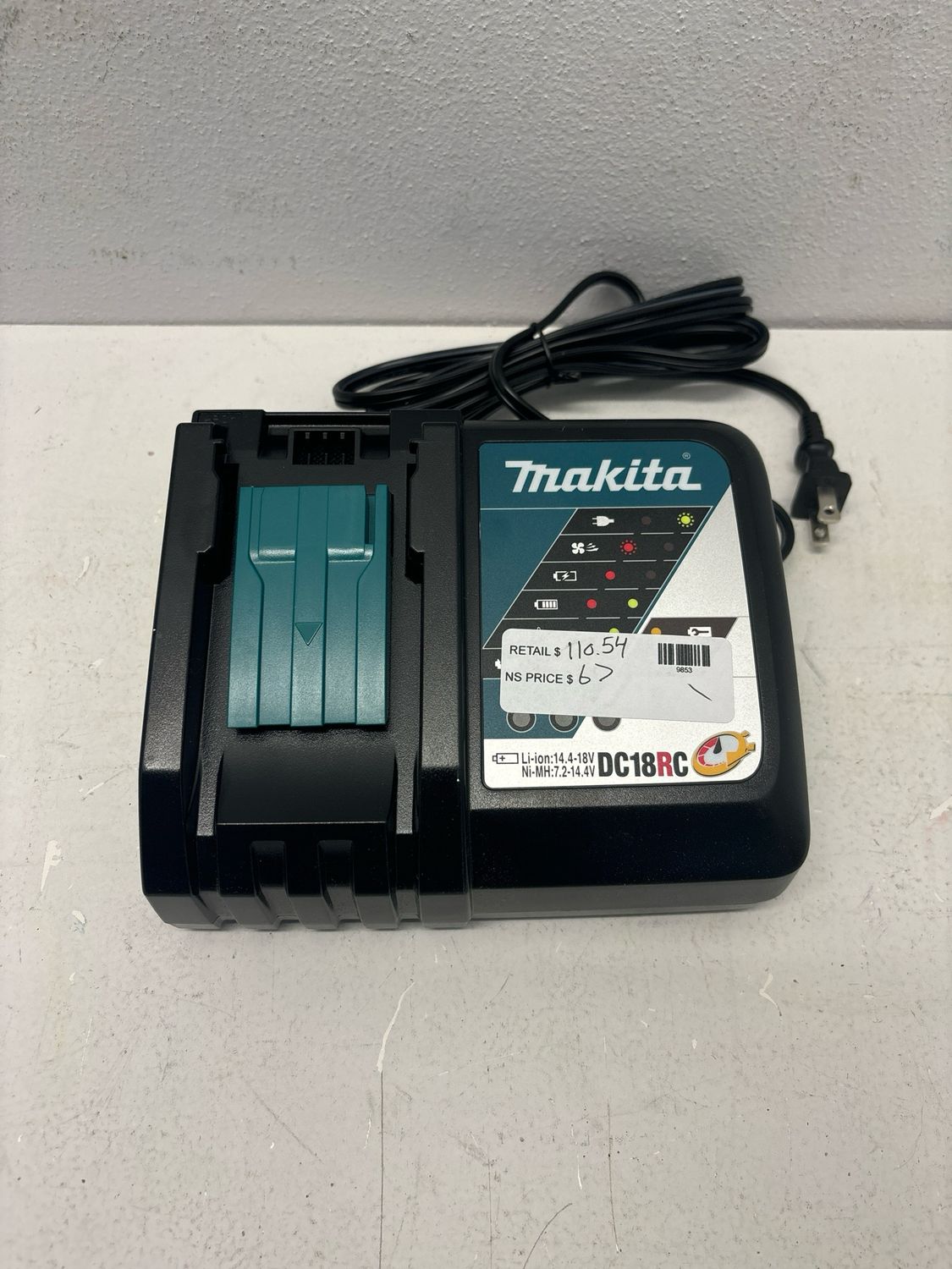 Makita 18V LXT Lithium-Ion Rapid Optimum Battery Charger DC18RC .