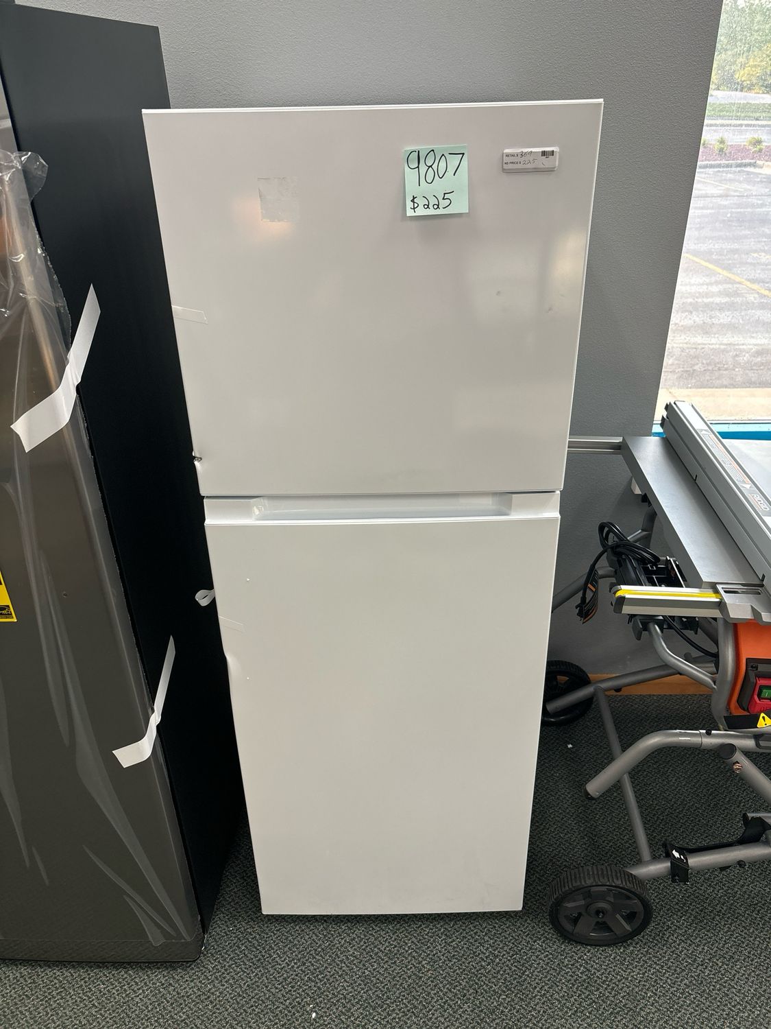 Vissani 10.1 cu. ft. Top Freezer Refrigerator in White MDTF10WH