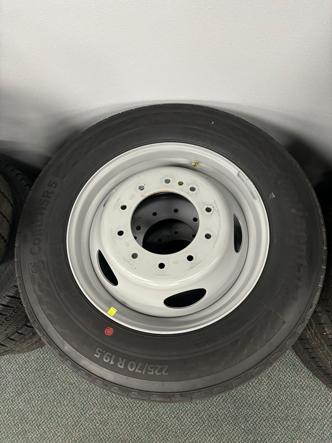 2005-2023 F550 19.5&quot; 10 Lug Steer Tires 207993