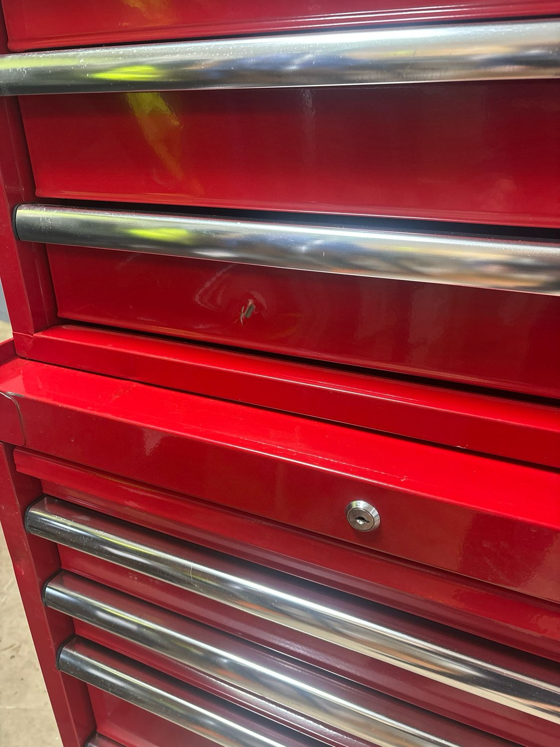 Husky Tool Storage 27 in. W x 18 in. D Standard Duty Red Rolling Tool Chest Combo  H27CH5TR5RED