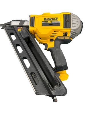 DEWALT 20-Volt 30° Cordless Framing Nailer (Tool-Only) DCN930B Used