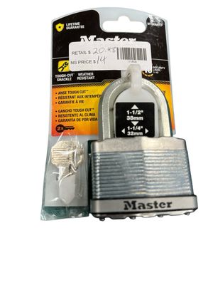 Master Lock Heavy Duty Outdoor Padlock with Key, 2-1/2 in. Wide, 1-1/2 in. Shackle M15XKADLFCCSEN Appears New
