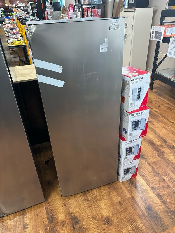 Vissani 7 cu. ft. Convertible Upright Freezer/Refrigerator in