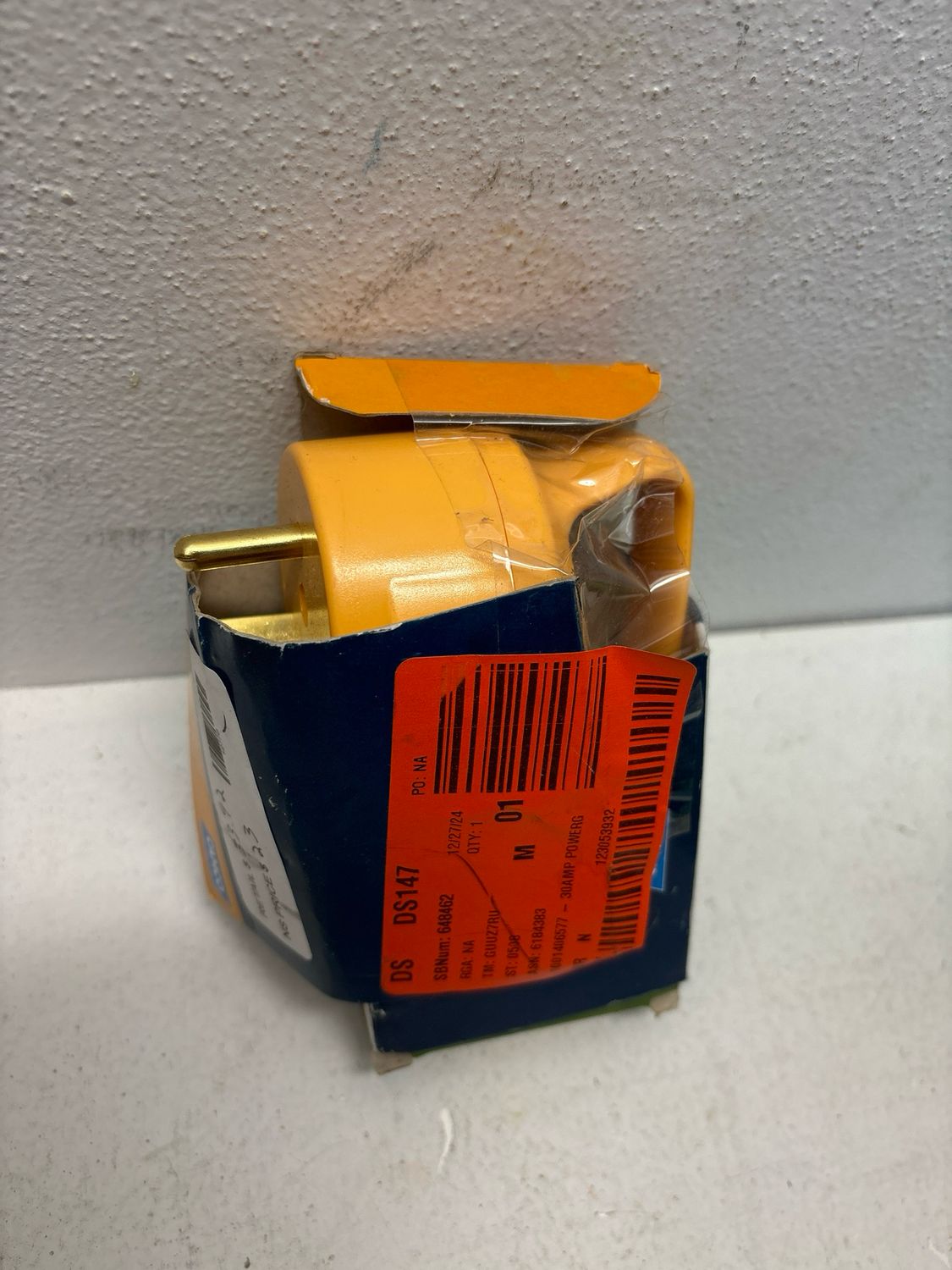 Camco Power Grip RV Replacement Male Plug – 125 Volts, 3750 Watts – Yellow (55245)