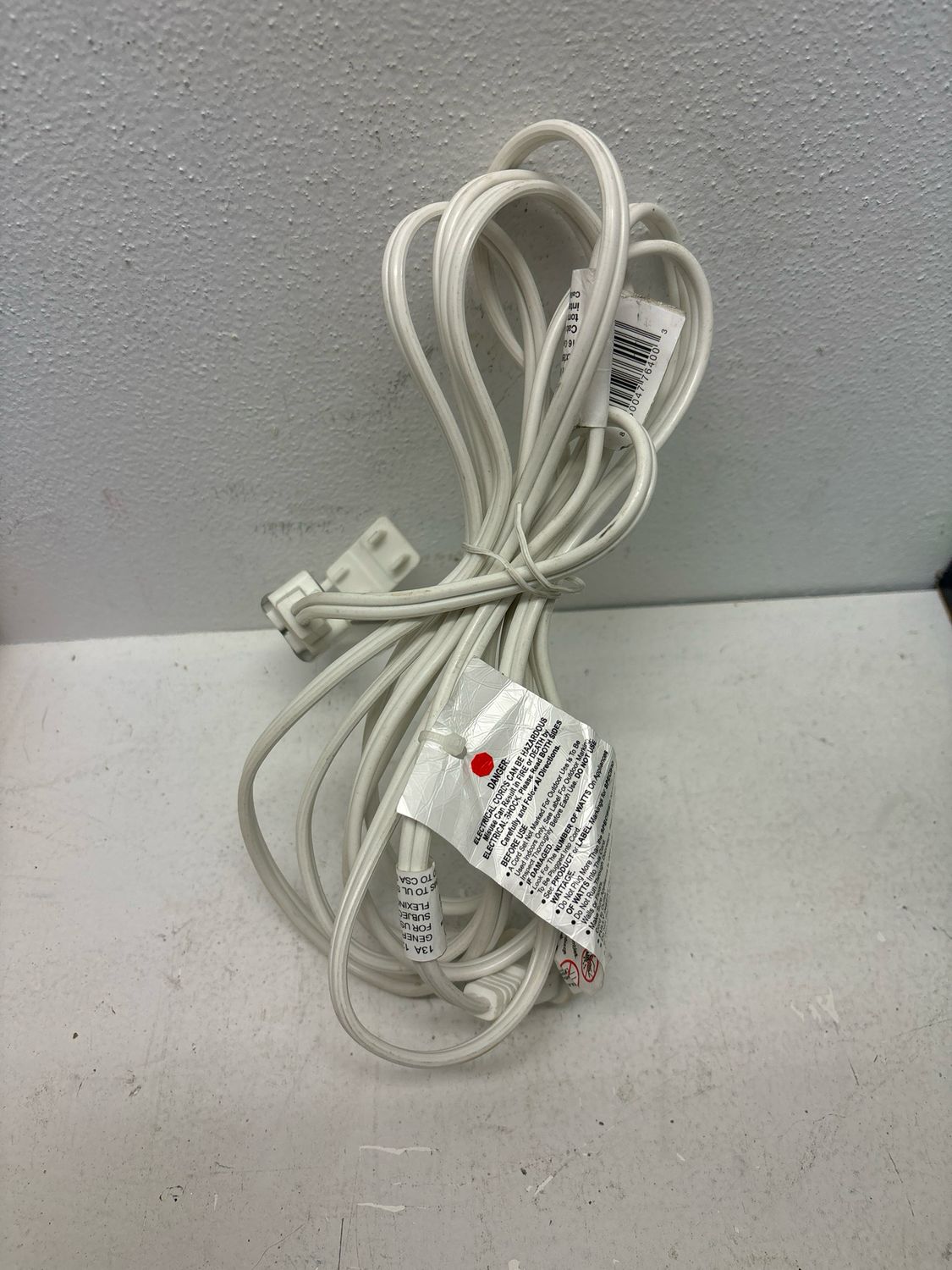 HDX 12 ft. 16/2 Light Duty Indoor Multi-Outlet Extension Cord, White FSEX06