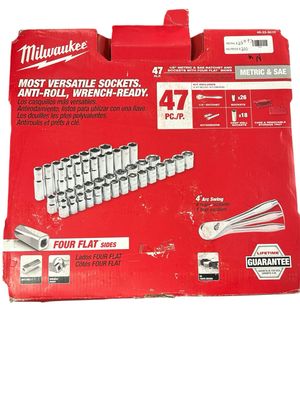 Milwaukee 1/2 in. Drive SAE/Metric Ratchet and Socket Mechanics Tool Set (47-Piece) 48-22-9010