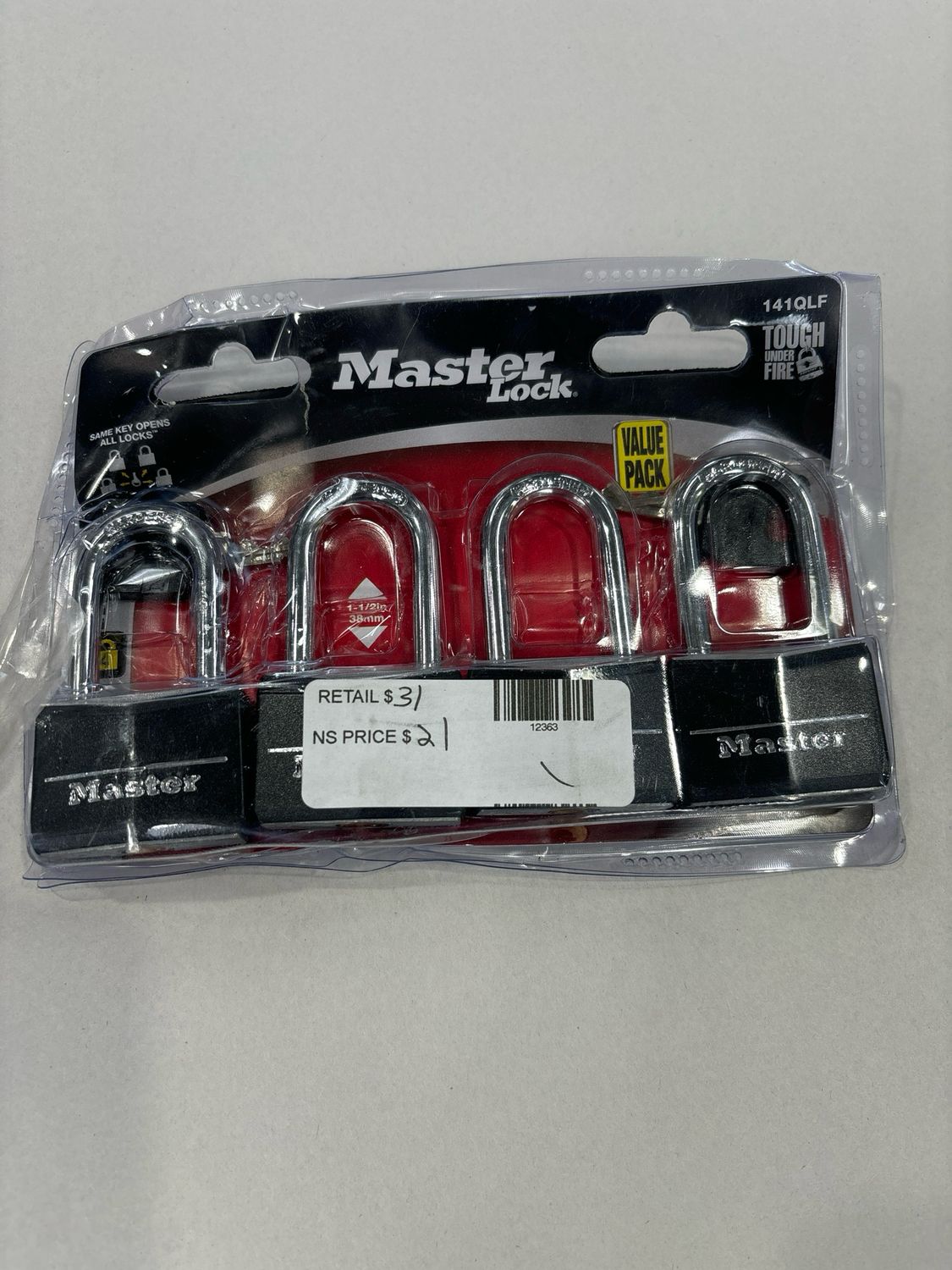 Master Lock Lock with Key, 1-9/16 in. Wide, 1-1/2 in. Shackle, 4 Pack 141QLFHC