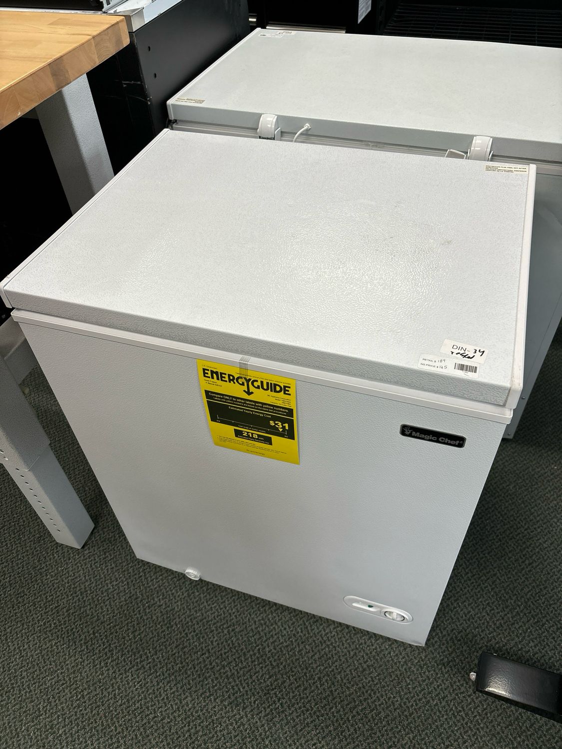 Magic Chef 5.0 cu. ft. Chest Freezer in White HMCF5W4 .