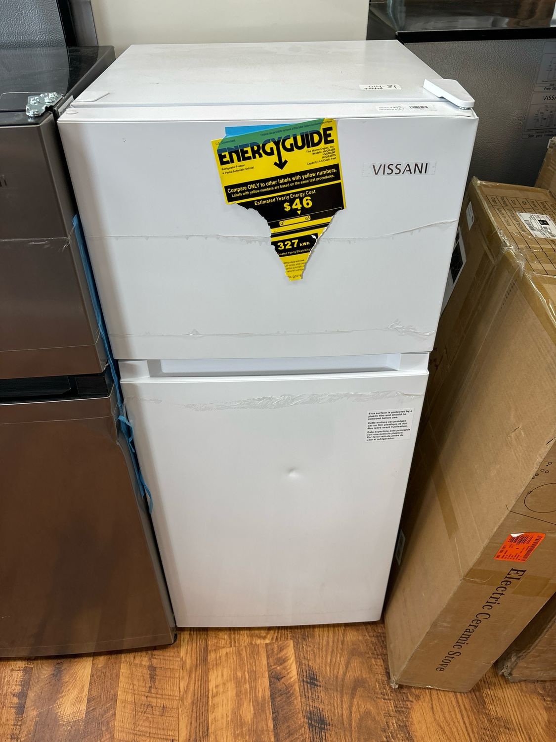 Vissani 4.5 cu. ft. 2-Door Mini Refrigerator in White with Freezer HVDR45W